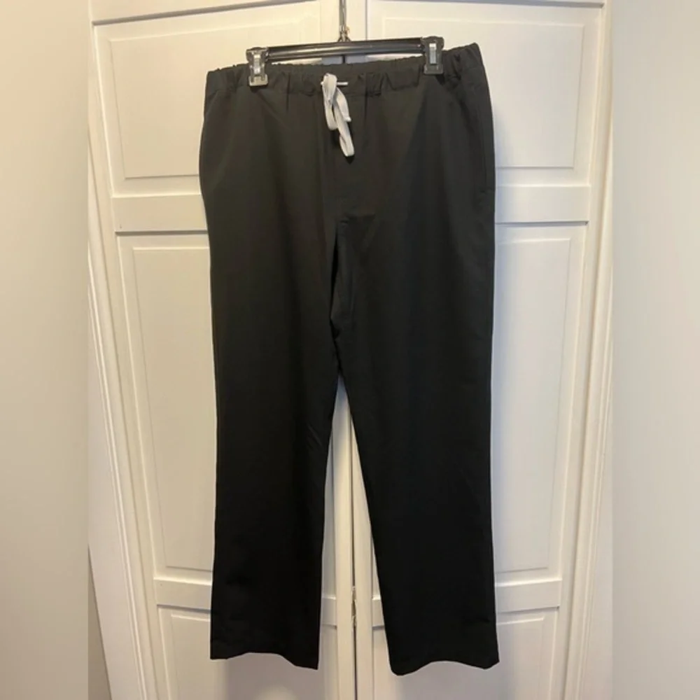 Men’s Figs Pisco Basic Scrub Pants Size Men’s Medium Color Black